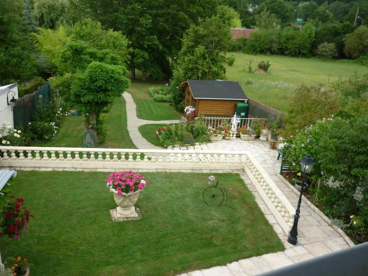 Bed and Breakfast Les Charmes Валансе Экстерьер фото